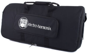 Do not steal this photo. Musikhaus Thomann will get mad. Pedalboard Bag